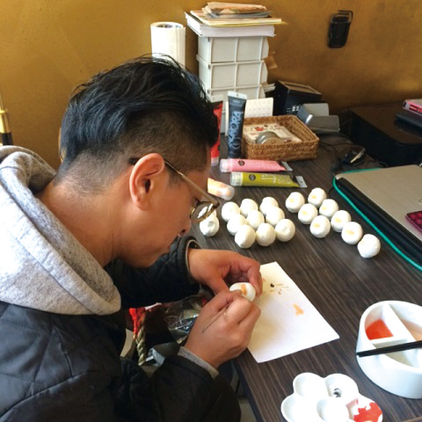 だるま制作風景写真